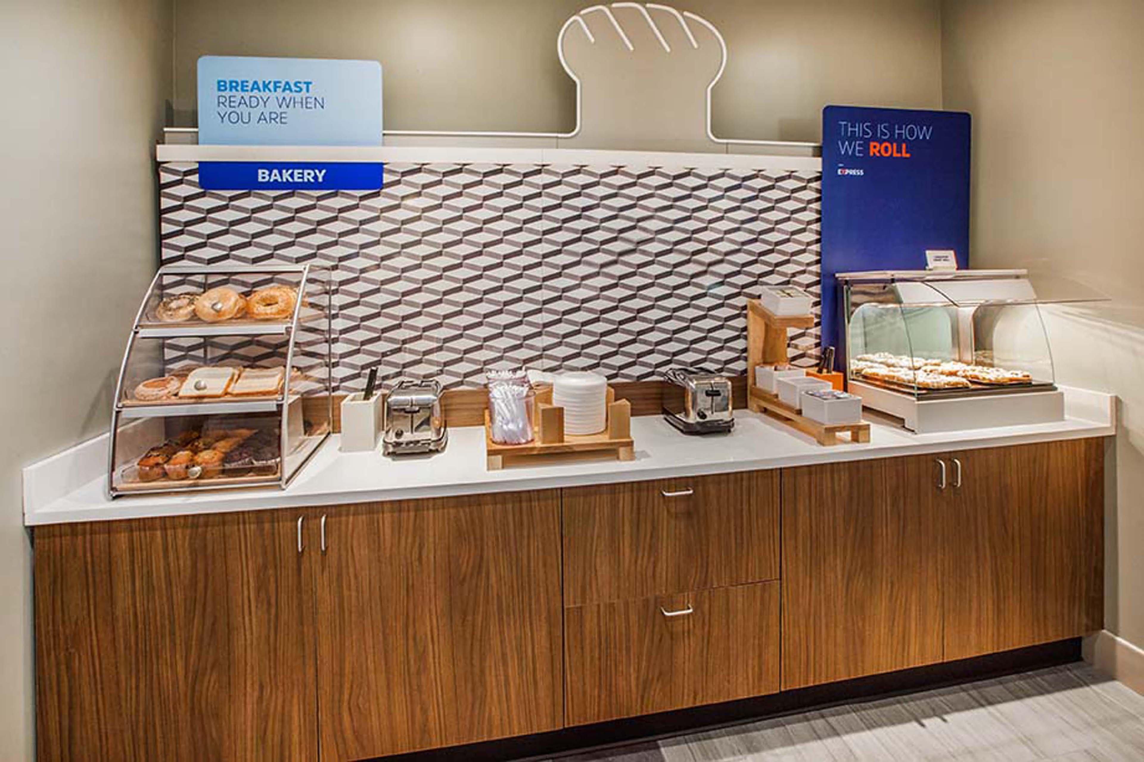 Holiday Inn Express Milford By Ihg Exterior foto