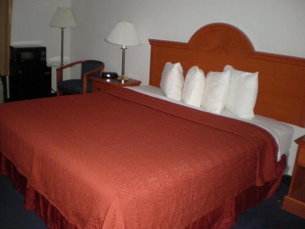 Holiday Inn Express Milford By Ihg Exterior foto