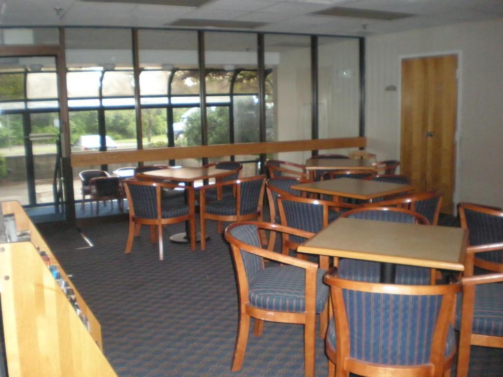 Holiday Inn Express Milford By Ihg Exterior foto